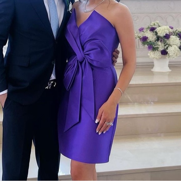 Badgley Mischka, Size 6, make it a bit shorter as picture shows - Picture 6 of 7